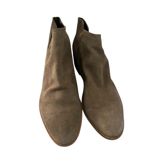 NWOB Dolce Vita Trist Tay Ankle Boots •Women 8.5• Dark Taupe Suede Pull On - Picture 4 of 11